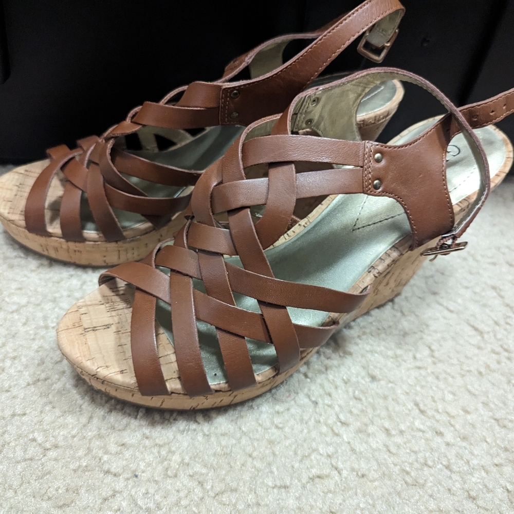 Guess wedge sandals